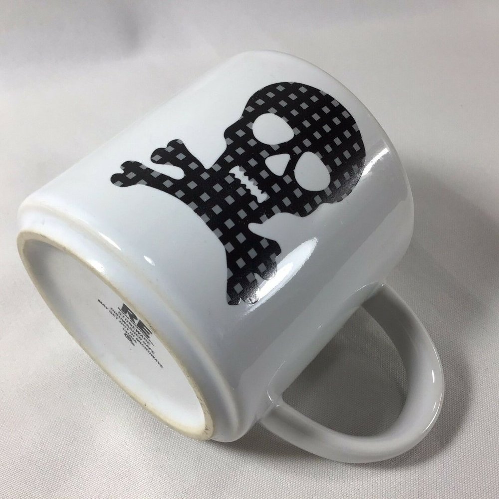 Checkered Skull Crossbones Mugs RE Stoneware